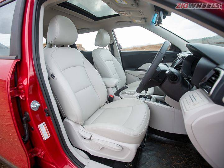 2019 Mahindra XUV300 Diesel AMT ZigWheels First Drive Review 2019 Mahindra XUV300 Diesel AMT ZigWheels First Drive Review