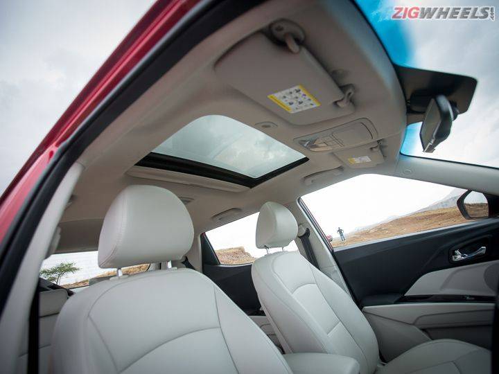 2019 Mahindra XUV300 Diesel AMT ZigWheels First Drive Review 2019 Mahindra XUV300 Diesel AMT ZigWheels First Drive Review