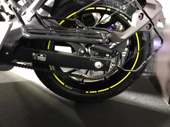 Yamaha MT-15 & R15 Yamaha MT-15 & R15