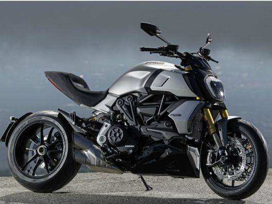 ducati diavel bags