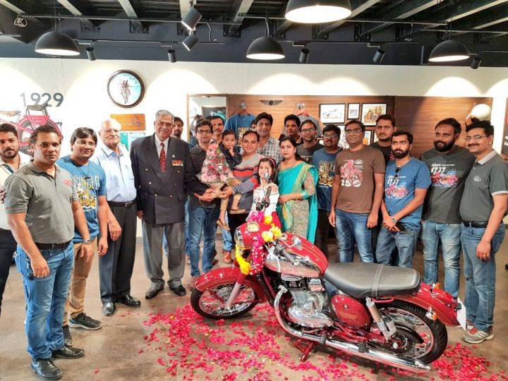 First Jawa Bike Delivered In India Zigwheels