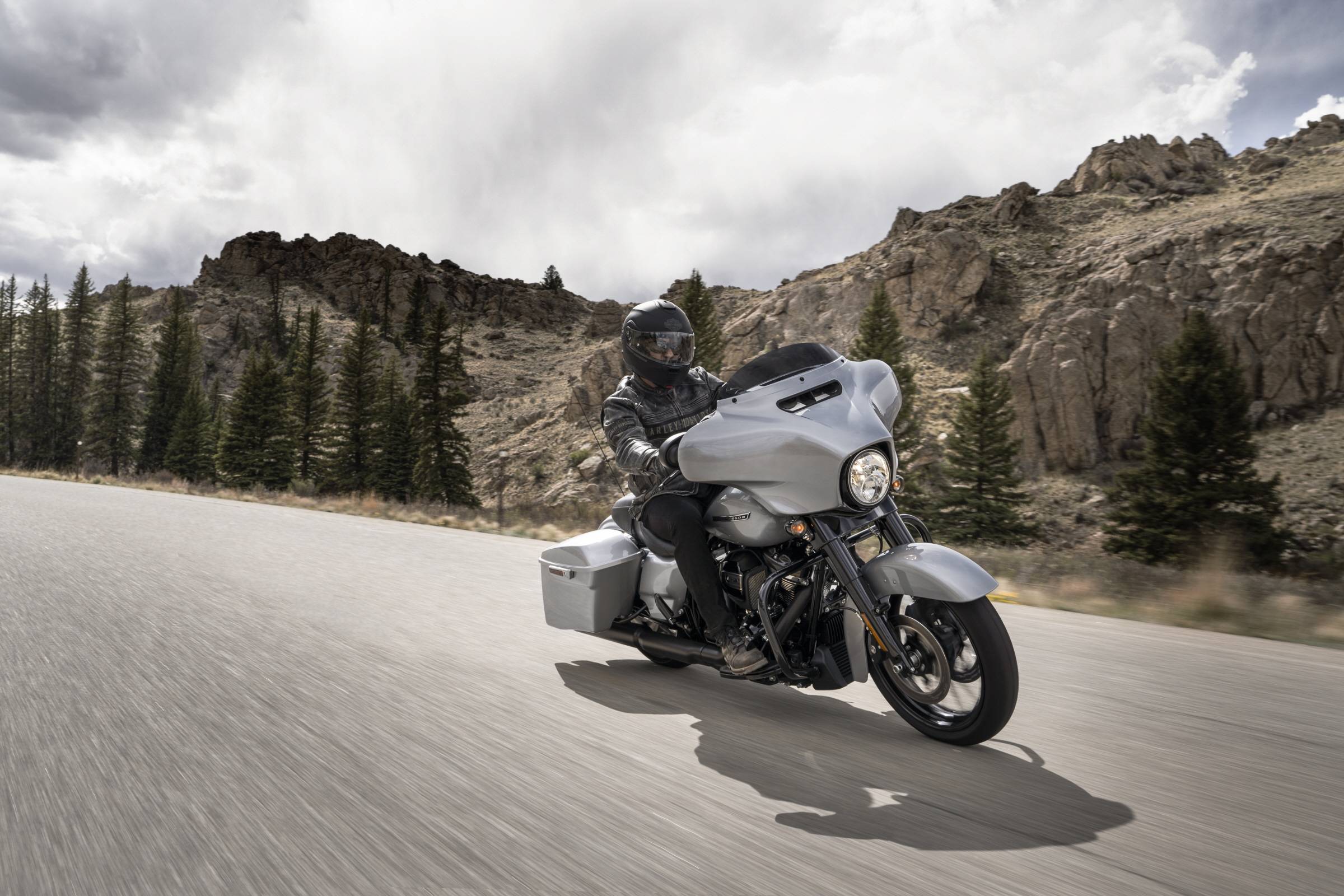 Harley-Davidson To Launch Street Glide Special And Forty-Eight Special  Tomorrow - ZigWheels