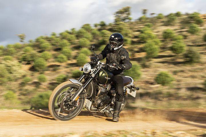 Family Feud: Triumph Scrambler 1200 XC vs Tiger 800 XCx