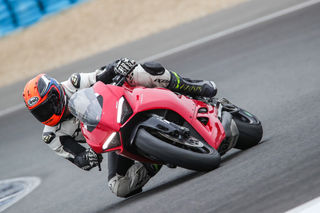 Ducati Panigale V2 - First Ride Review