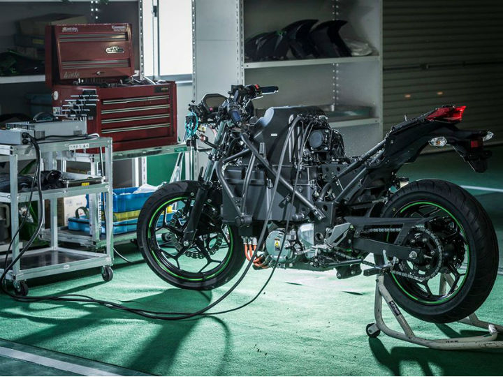 Ｒ Kawasaki Ninja 300 Electric Bike Under Development - ZigWheels