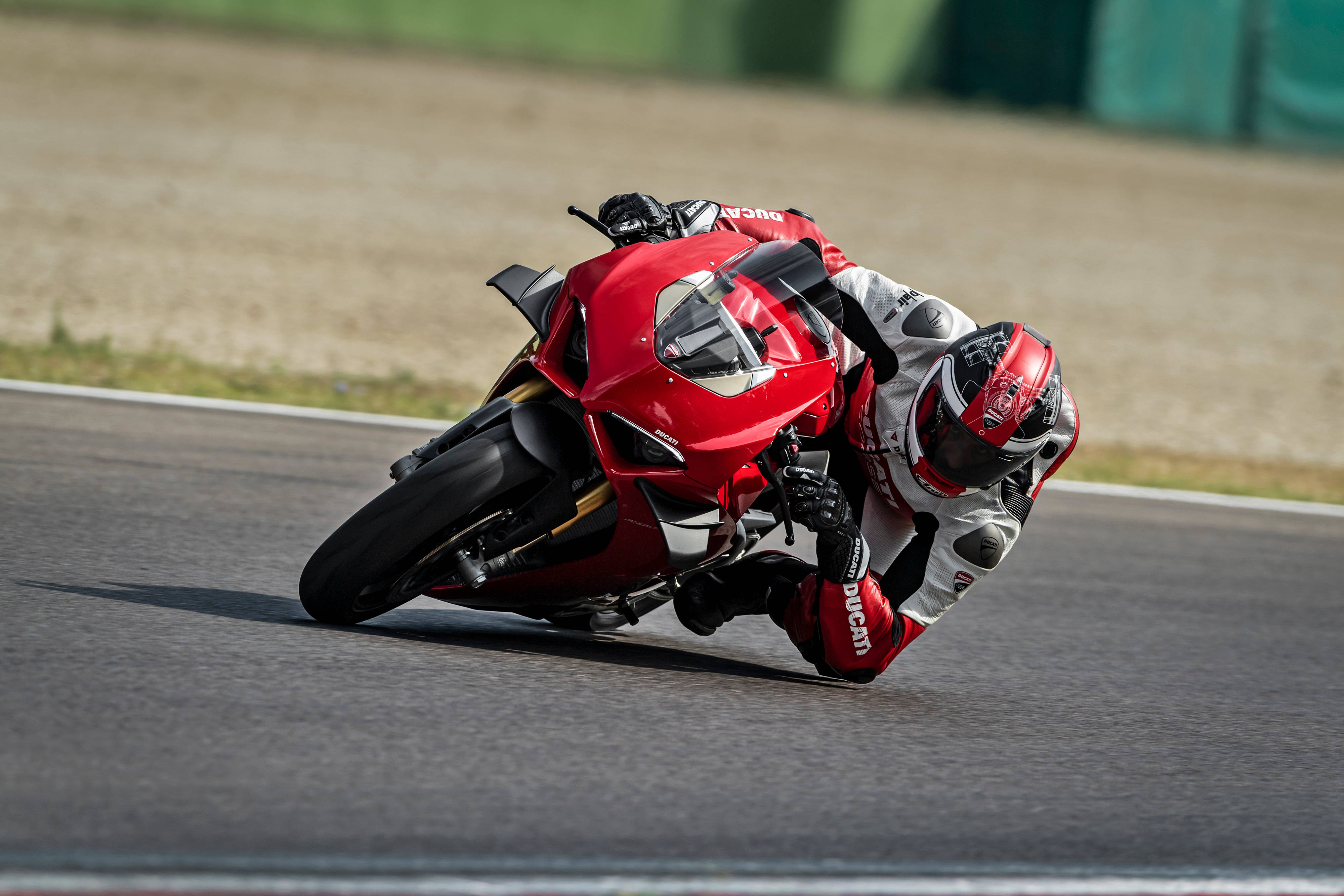 2020 Ducati Panigale V4 V4 S Unveiled At Ducati World Premiere Zigwheels