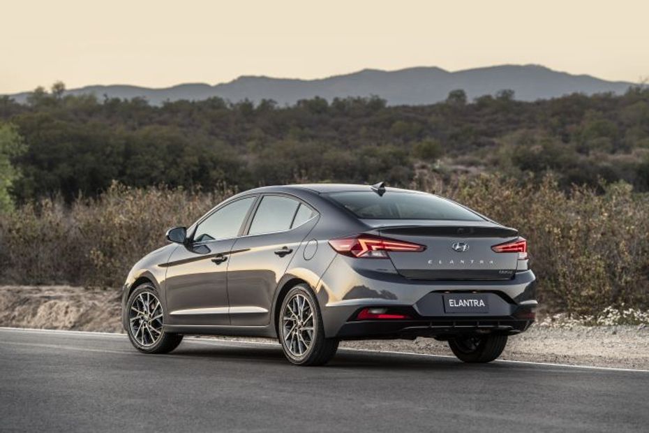 New Hyundai Elantra: 5 Things To Know showcase