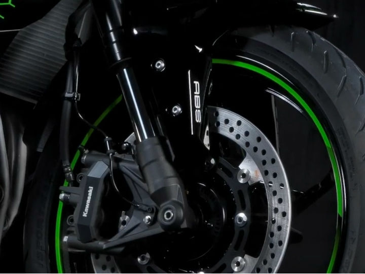Kawasaki Ninja ZX-25R Unveiled At 2019 Tokyo Motor Show - ZigWheels