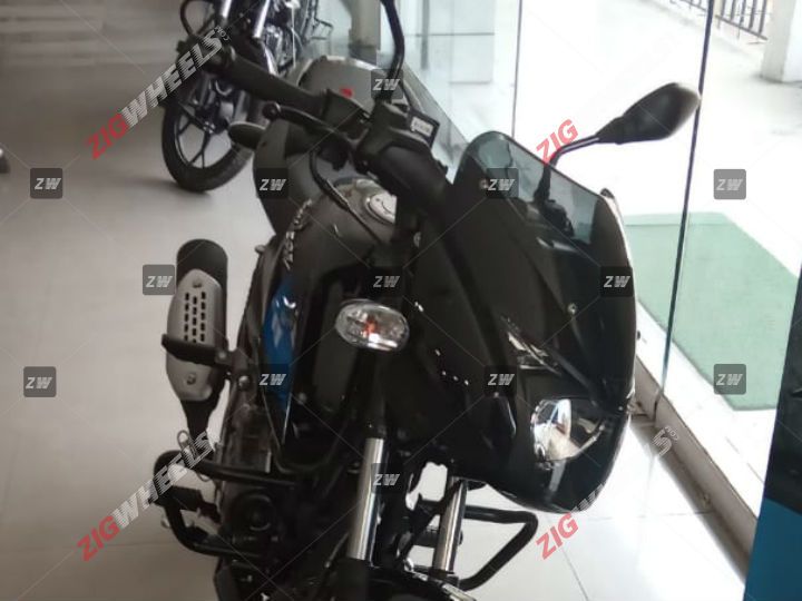 Pulsar 125 split seat headlight