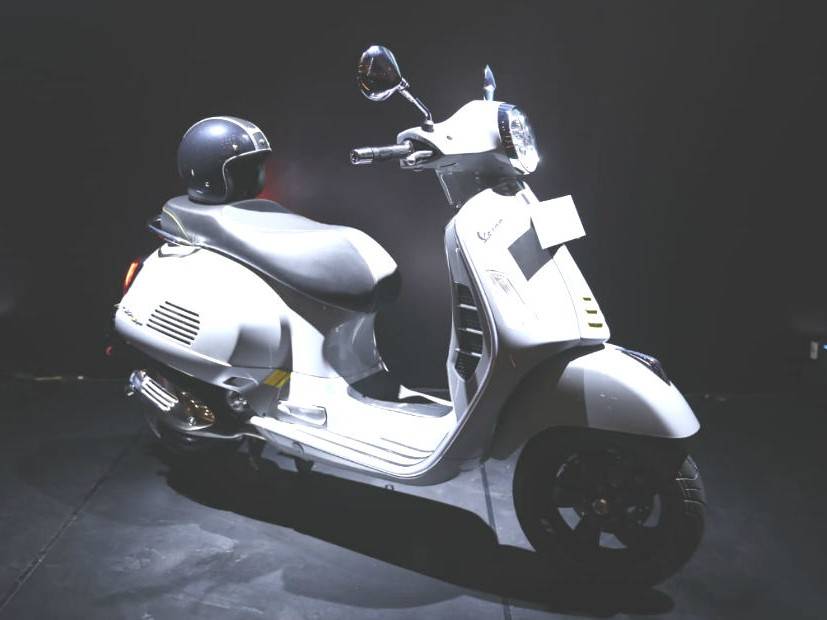 Vespa 946 Emporio Armani edition launching on November 15 - ZigWheels