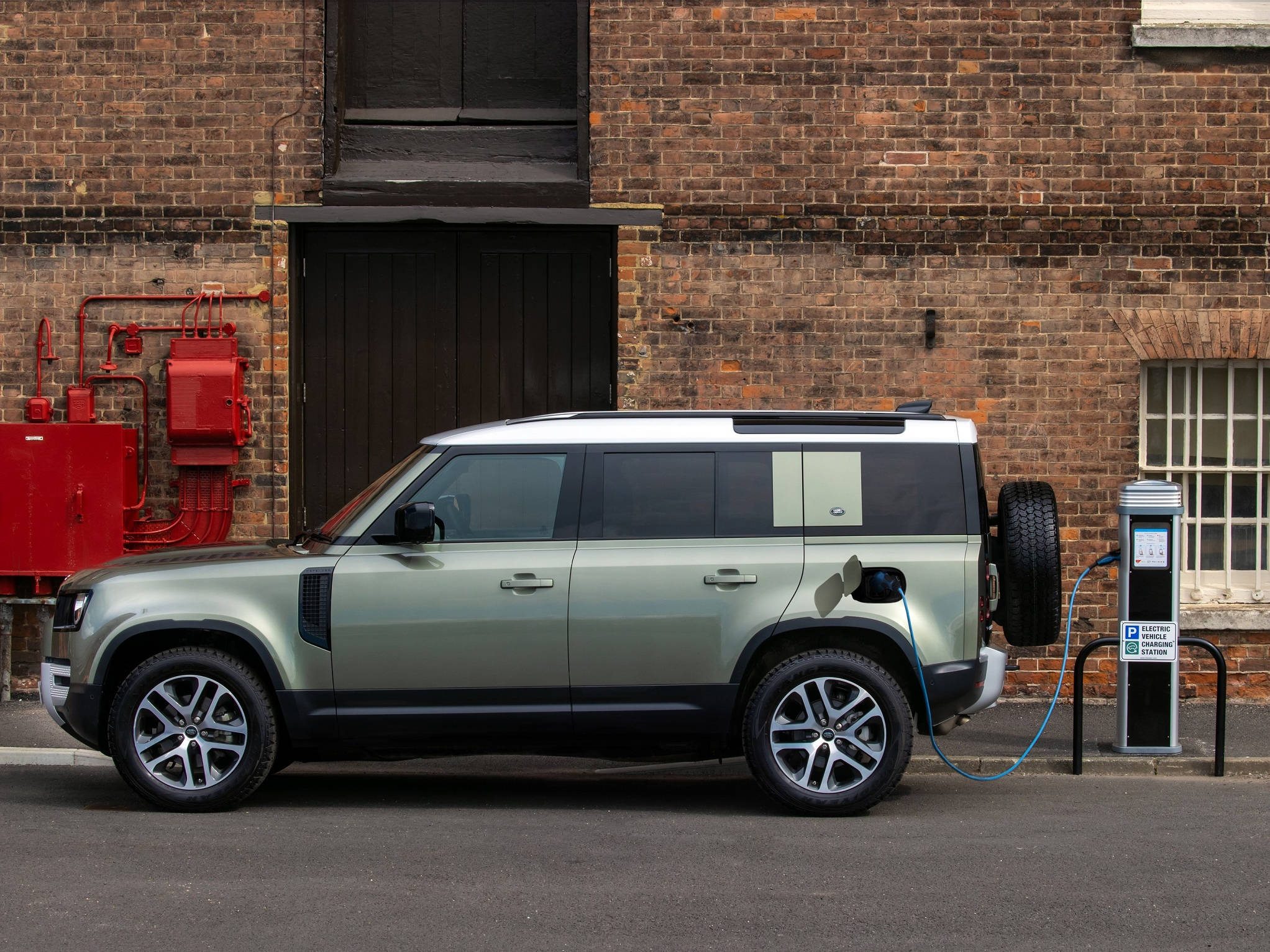 Land rover defender 2021 outlet hybrid