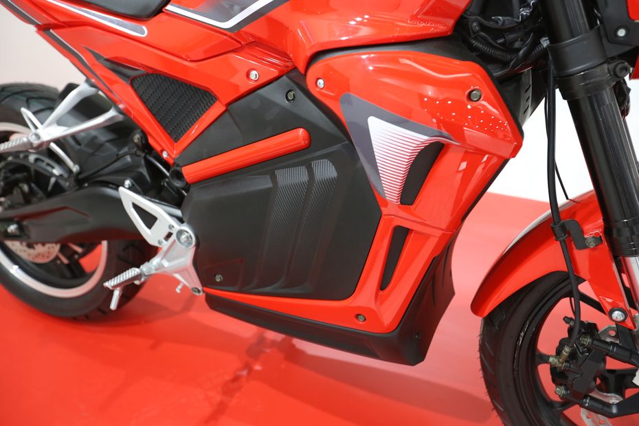 Hero Electric AE-47 Motorcycle Unveiled at Auto Expo 202