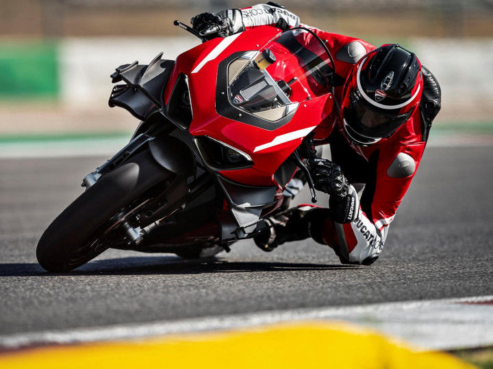 2020 Ducati Superleggera V4 Unveiled, Makes 237PS! - ZigWheels