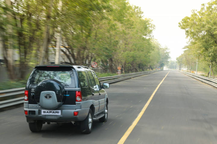 ZW-Tata-Safari-Storme