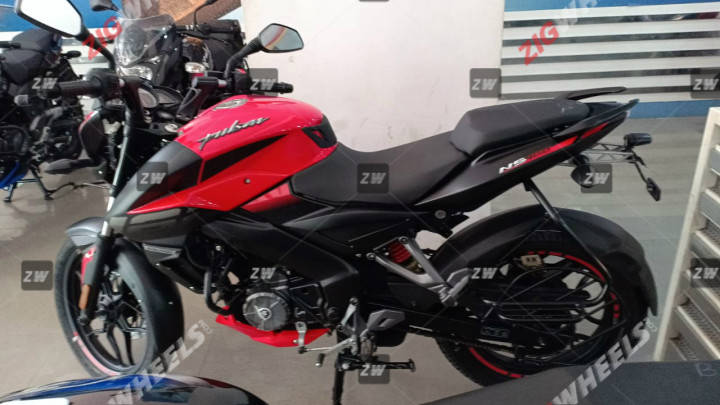 pulsar 160 ns new model 2021 price