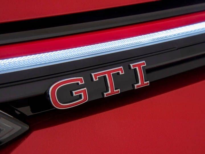 ZW-VW-Golf-GTI-01