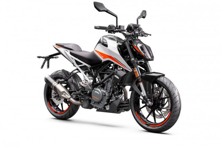 ktm duke 390 bs4 price