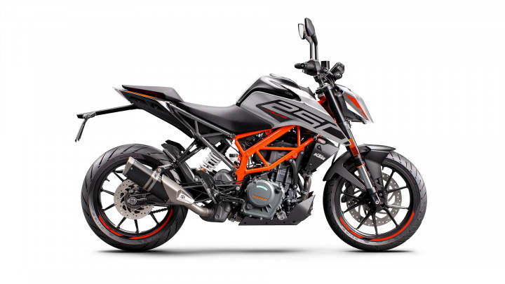 ktm-250-duke-spotted-with-led-headlight-the-auto-kraft