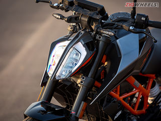 KTM Ups The 250 Duke's Styling Quotient With A Full LED Headlight