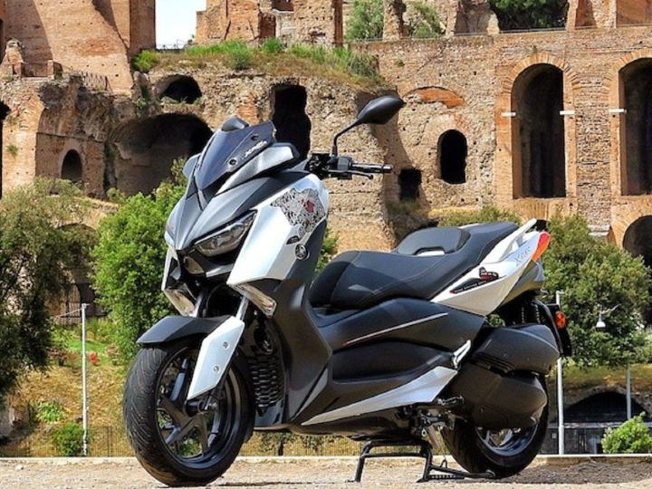 Yamaha Xmax 300 Roma Edition Scooter Launched In Europe Rivals Honda Forza 300 Zigwheels