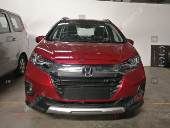 Honda Wr V Facelift Starts Reaching Dealerships Launch In Coming Days Zigwheels