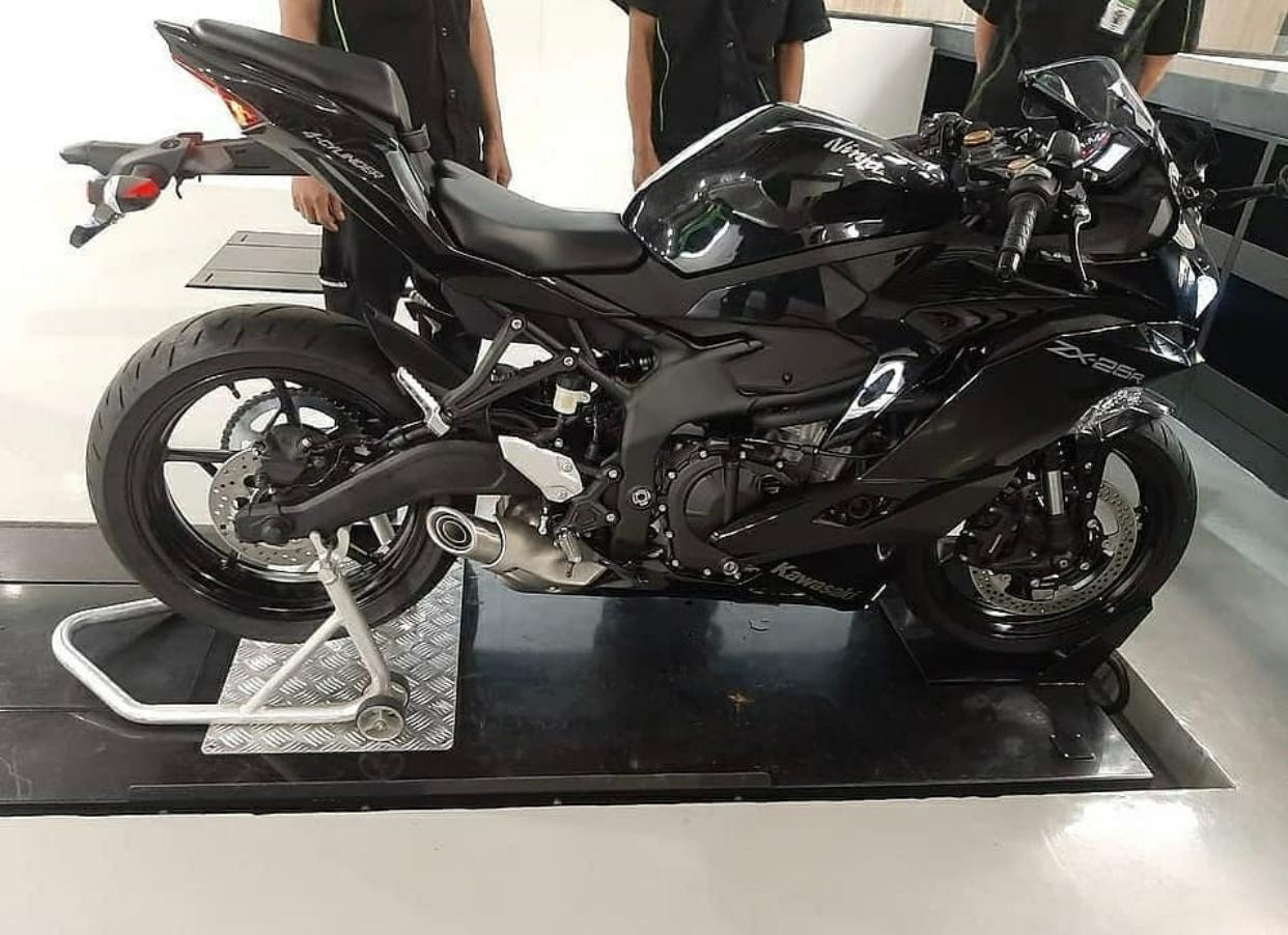 Kawasaki Ninja ZX-25R Power And Torque Figure Revealed; Black