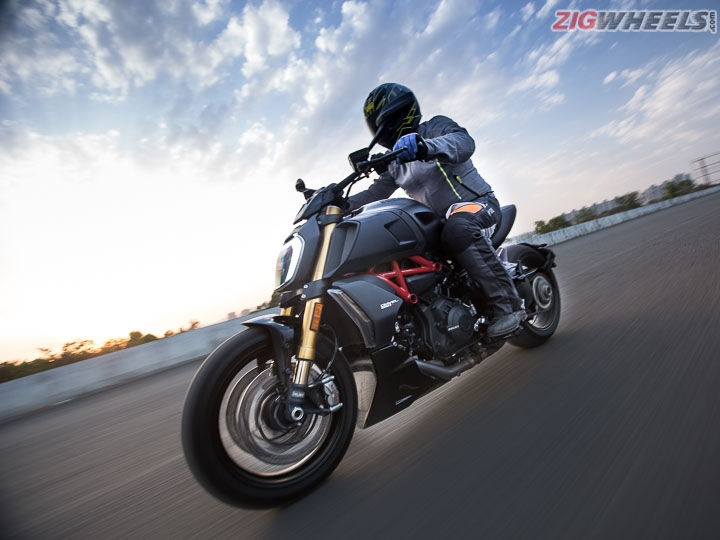 Ducati Diavel 1260S Performance Review ft. Indian FTR 1200 S & Harley ...