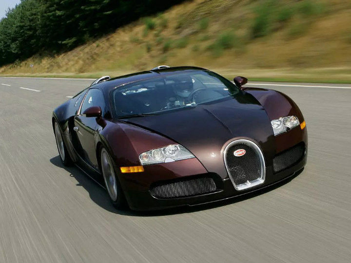 The Bugatti Veyron Crossed The 400kmph Barrier 15 Years Ago - ZigWheels