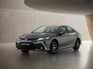 Toyota Camry Hybrid Gets A Mid-Life Refresh, India Launch In 2021 Toyota Camry Hybrid Gets A Mid-Life Refresh, India Launch In 2021
