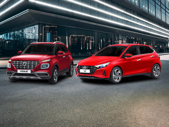 Hyundai I Vs Venue Dct Variant Performance Fuel Efficiency Compared Zigwheels