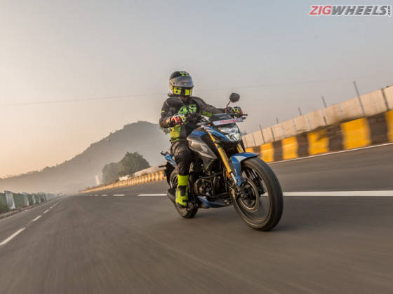 Honda Hornet 2 0 Road Test Review Zigwheels