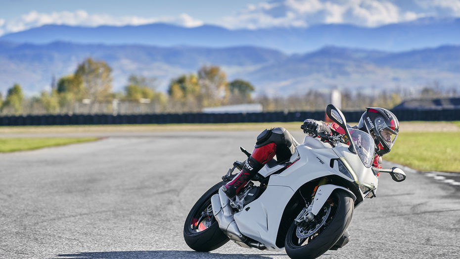 Ducati 2021 SuperSport 950 SP