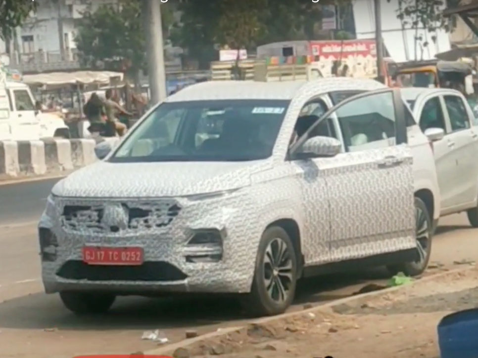 
                  MG Hector Facelift Spied Testing In India Expected To Launch In 2021