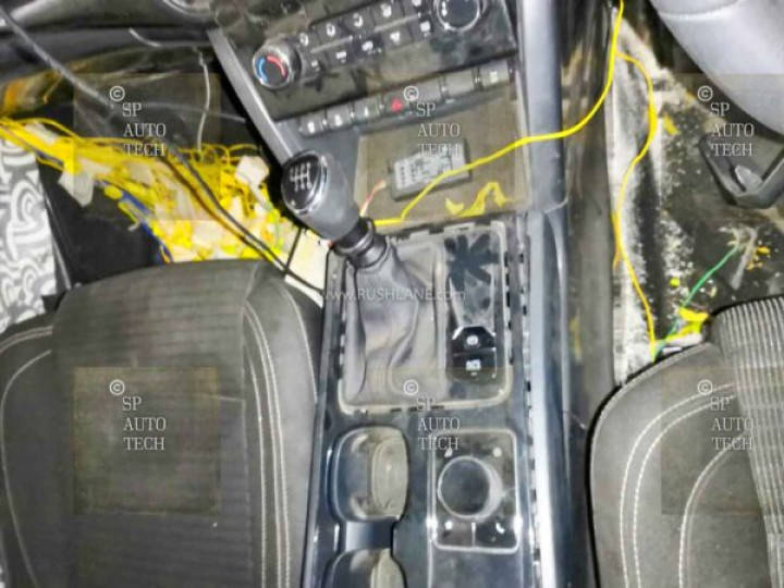 ZW-Mahindra-XUV-500-2021-Interior-3