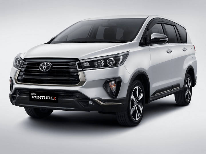 Toyota Innova Crysta Facelift Revealed; India Launch In 2021 ZigWheels