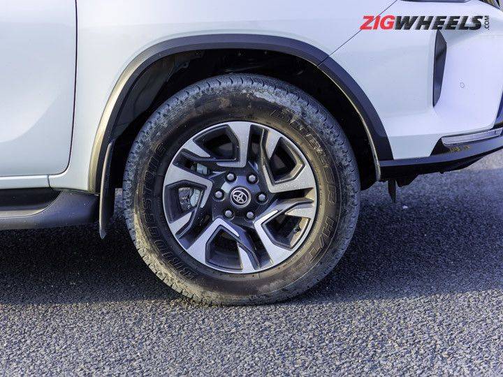 Toyota Fortuner Legender: Road Test Review - ZigWheels