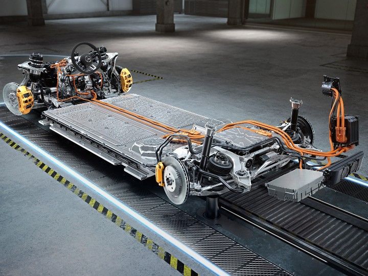Mercedes-AMG Roadmap Revealed: Plug-In-Hybrid Four/Eight Cylinder Engines And AMG Electric Vehicles Planned - Vimarsana News