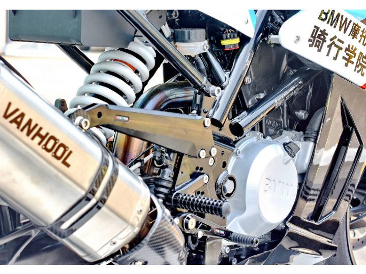 BMW G 310 R Turned Into A Track-only Race Bike - ZigWheels