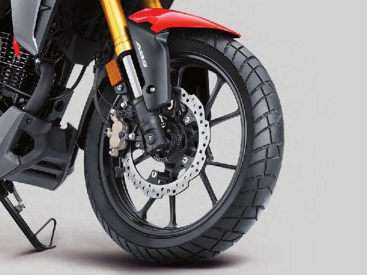 Honda CB200X vs Honda Hornet 20 Differences Explained - ZigWheels