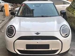 2022 Mini Cooper: First Glimpse Before Wraps Come Off 2022 Mini Cooper: First Glimpse Before Wraps Come Off