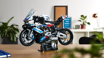 BMW announces impressive LEGO Technic BMW M 1000 RR and top rating