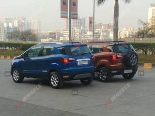 Ford EcoSport SE, Without Tail-mounted Sparewheel, Spotted Alongside Standard Version