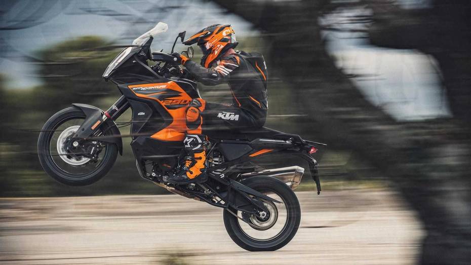 2021 KTM 1290 Super Adventure action