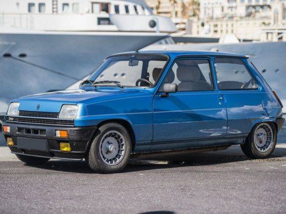 The Renault 5 A Cult Hatchback Reborn As A Modern Ev Zigwheels