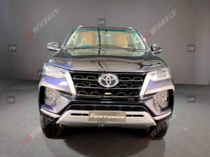 ZW-Toyota-Fortuner-Legender-Comparo-3