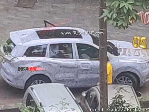 
                  2021 Mahindra XUV500 Panoramic Sunroof Spotted For The First Time