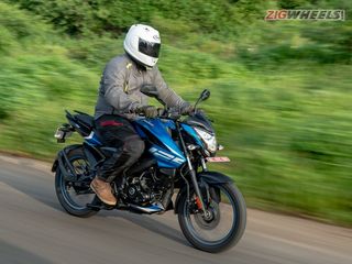 Bajaj’s Baby Streetfighter Reviewed Through Images