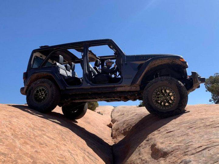 Jeep Wrangler To Get Massive Factory-fitted 35-inch Wheels For The First  Time! - ZigWheels