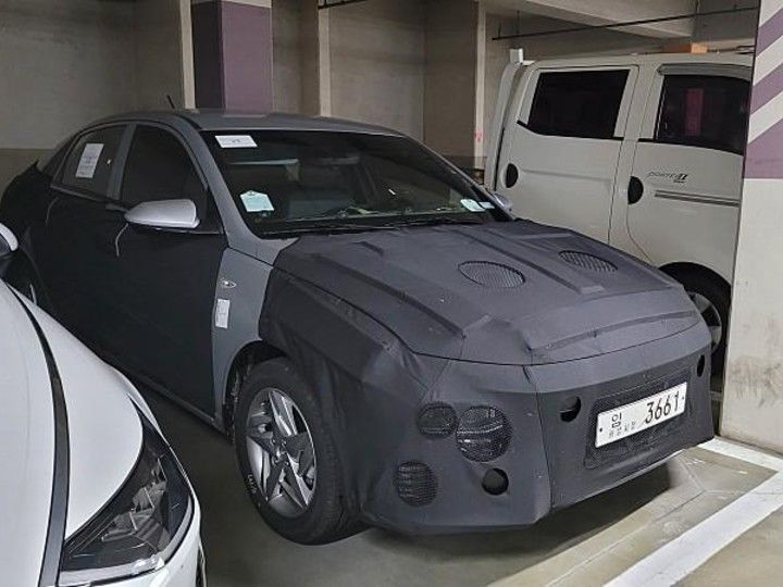 Next-gen Hyundai Verna Spotted; Expected Debut By 2022 - Vimarsana News