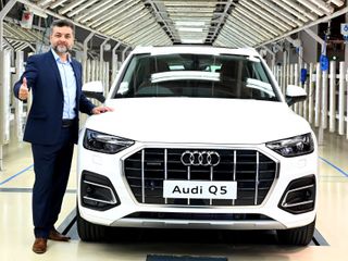 Facelifted Audi Q5 To Come In Two Variants, Bookings Commence
